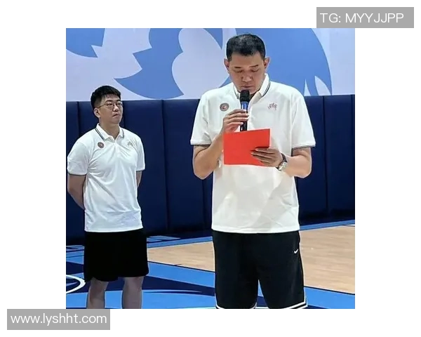 姚明与巩晓彬的篮球生涯与成就全景解析 姚明与巩晓彬的篮球生涯与成就全景解析