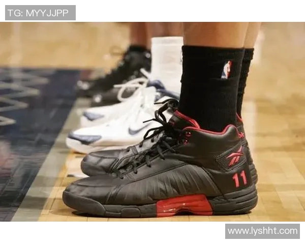 姚明职业生涯中的所有球鞋款式回顾与收藏价值分析